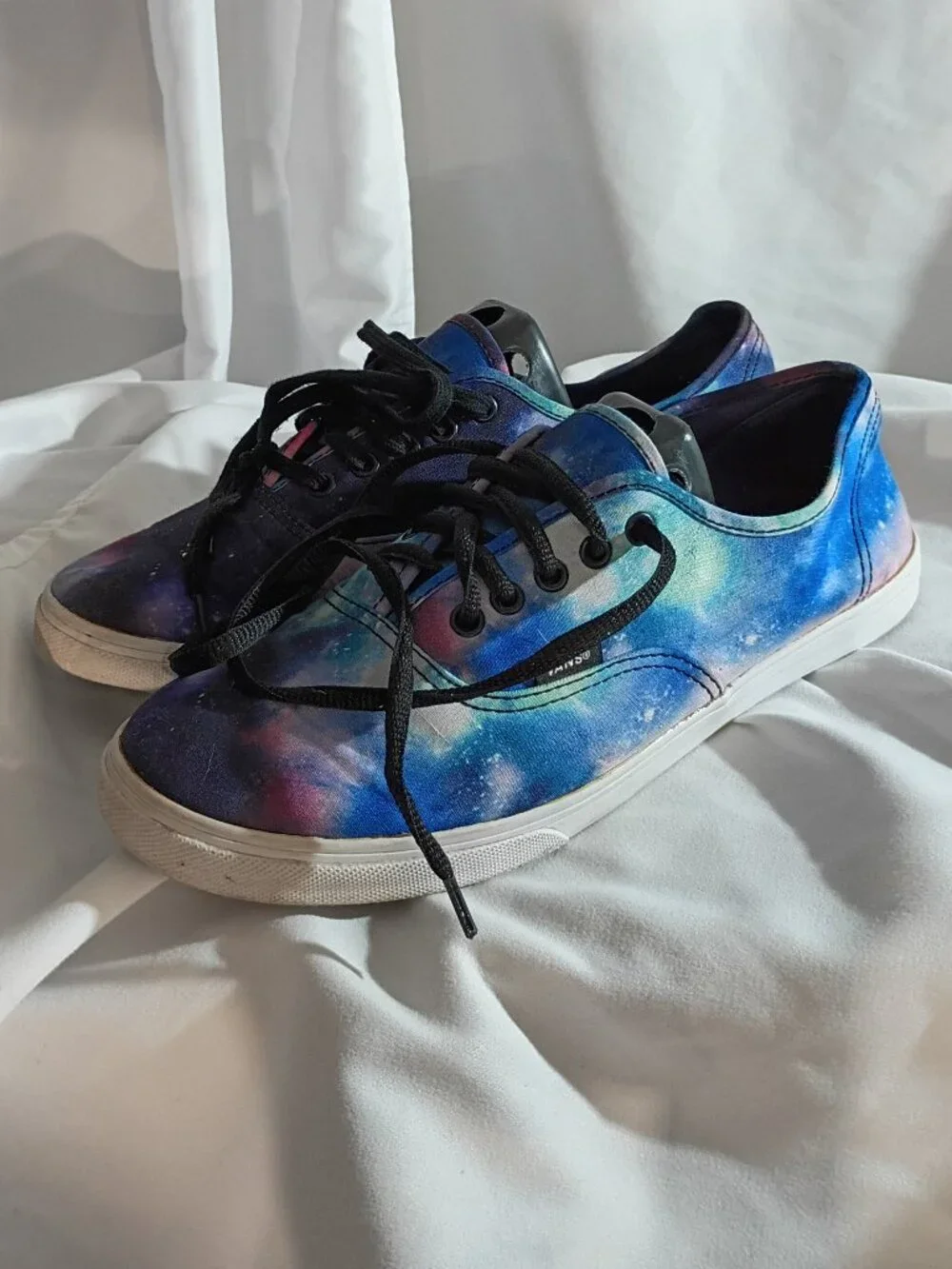 Vans Unisex Tie-Dye Sneakers, Blue/White/Purple, size 8.5/10